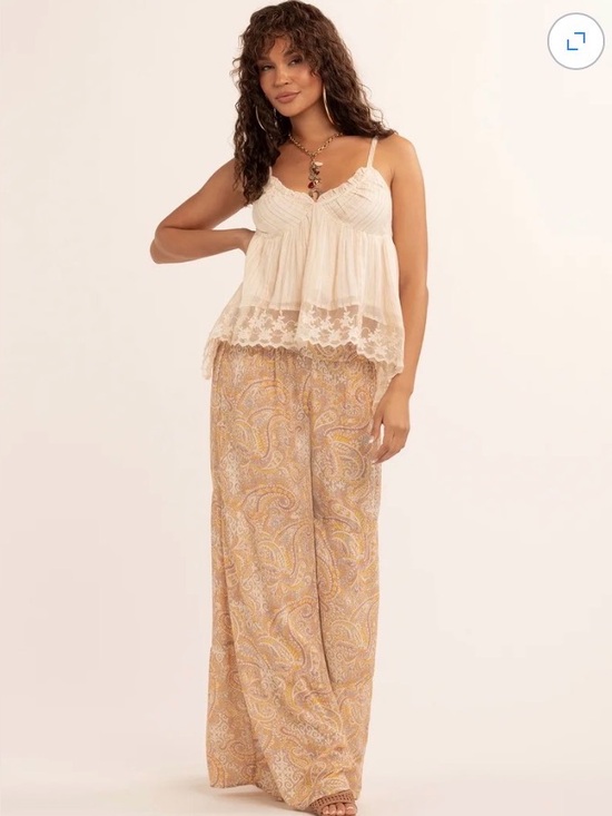 Jessica Simpson Tops - Jessica Simpson Women's Indy Hankerchief Hem Top. NWT